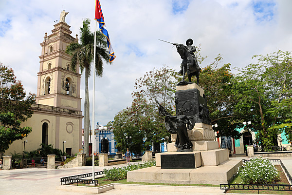 Iglesia-Catedral-de-Nuestra-Señora-de-la-Candelaria-Artemisa-Cuba.jpg